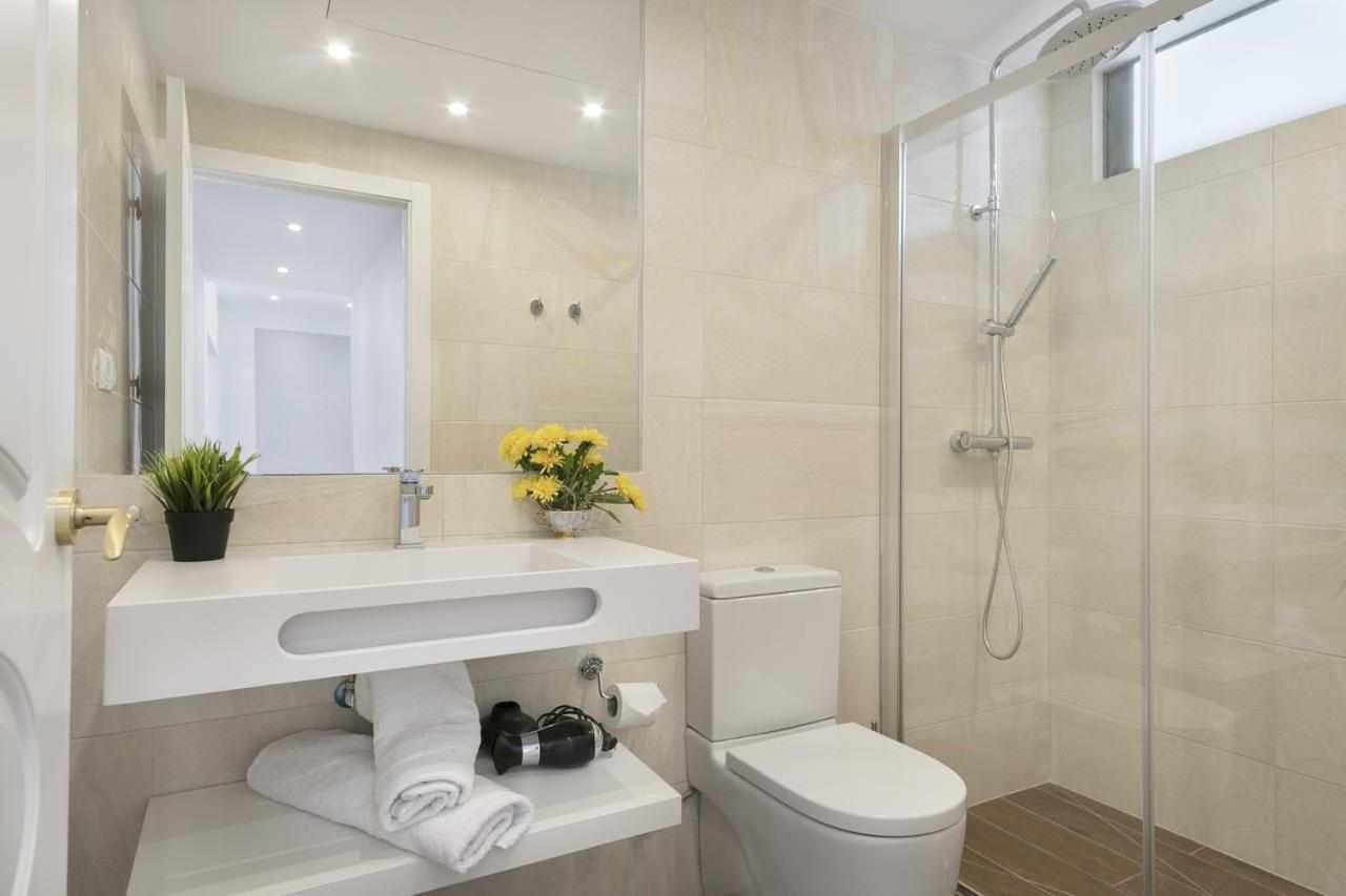 Apartment Leonor Барселона Экстерьер фото